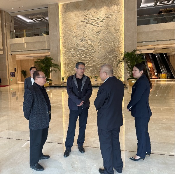 常山集團黨委副書記、副董事長、總經(jīng)理楊瑞剛先后赴石家莊柏潤東方酒店和經(jīng)編實業(yè)督導(dǎo)調(diào)研